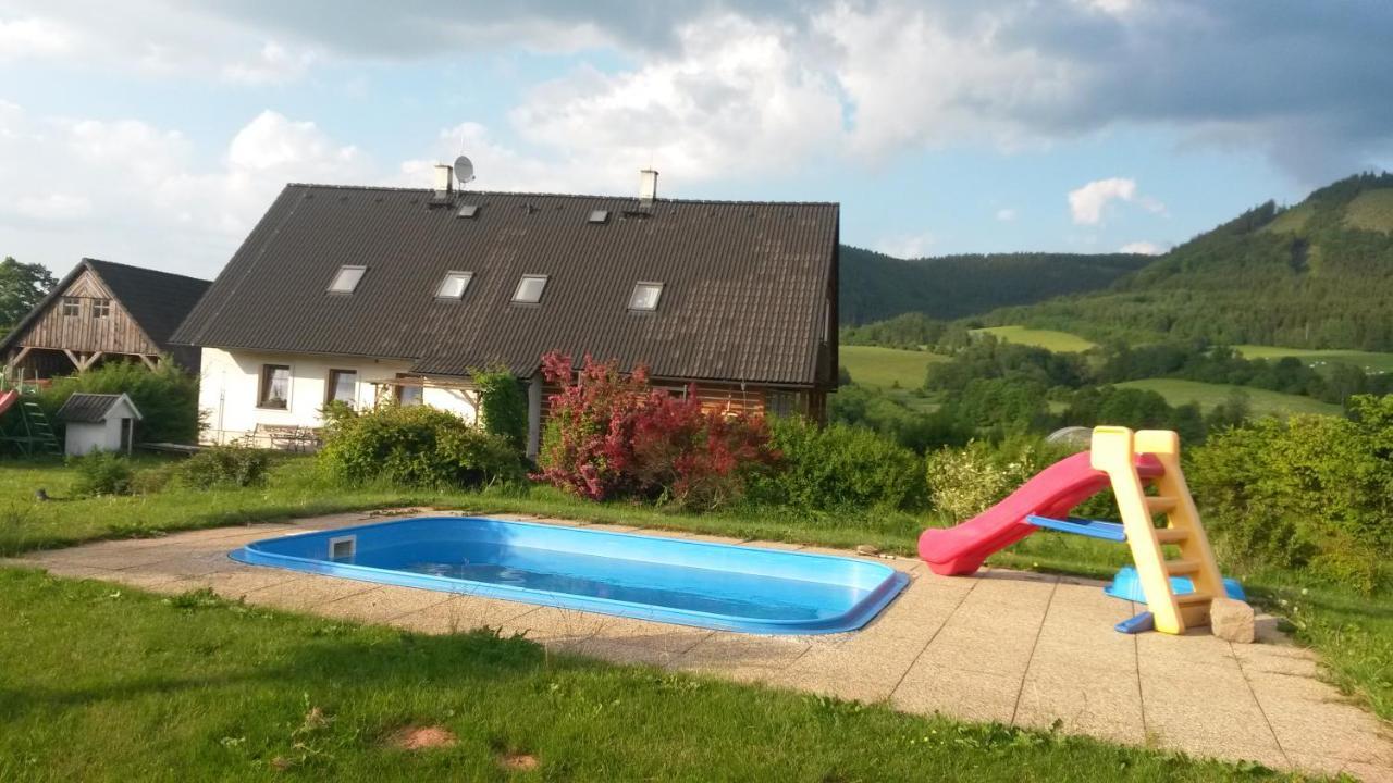 Apartman V Chaloupce Na Vrsku Bernsdorf Exterior photo