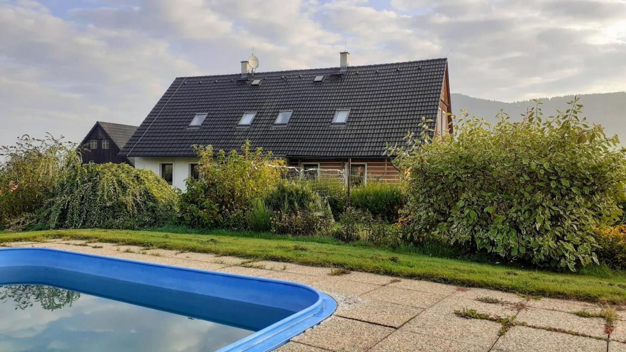 Apartman V Chaloupce Na Vrsku Bernsdorf Exterior photo